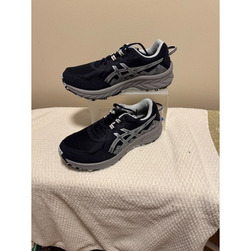 ASICS Women’s Size 11 GEL Running Shoes Navy Gray EUC Worn Once